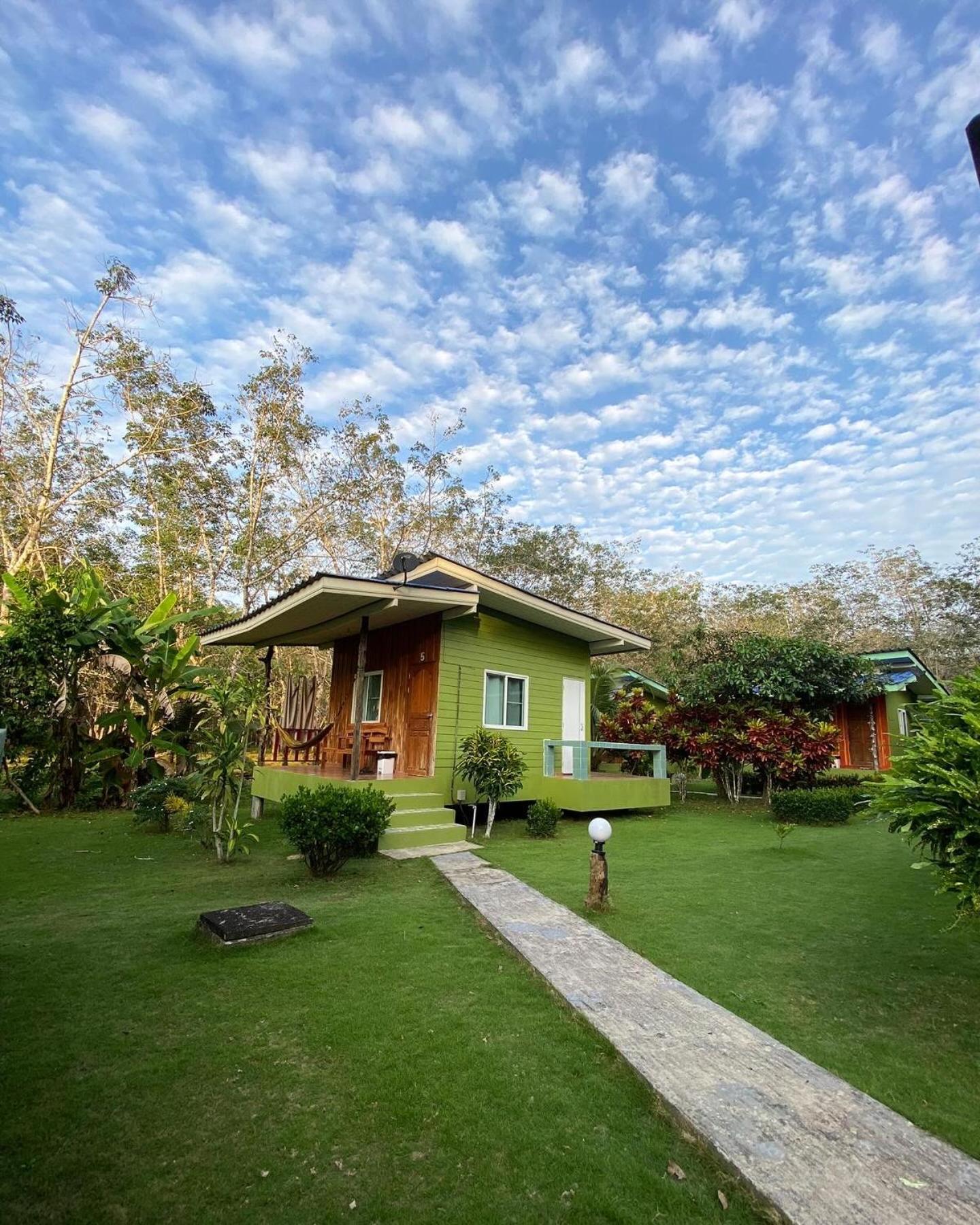 Suan Nai Kokut Resort Ko Kut Exterior photo