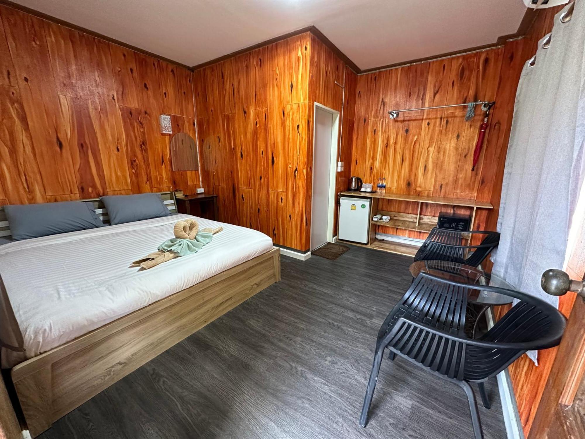 Suan Nai Kokut Resort Ko Kut Exterior photo